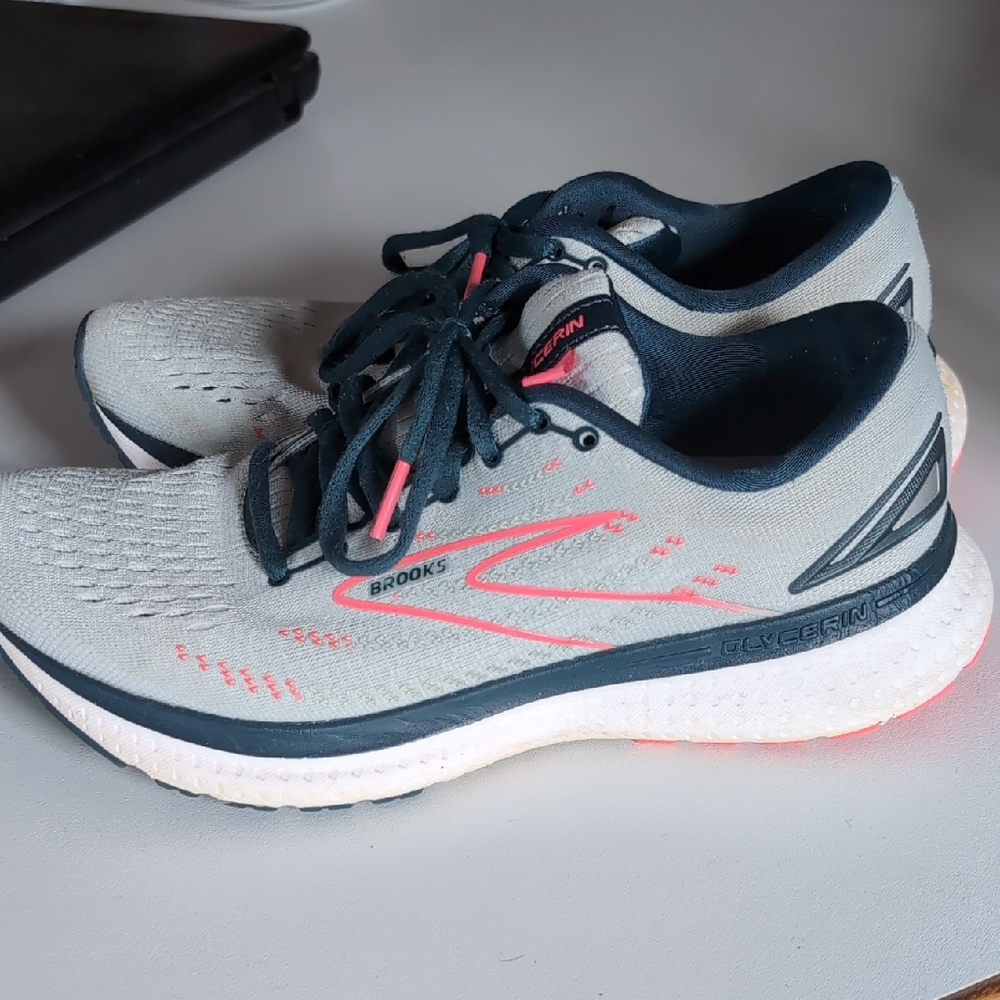 Brooks Women's Glycerin Athletic Shoes - Gray with Pink Accents